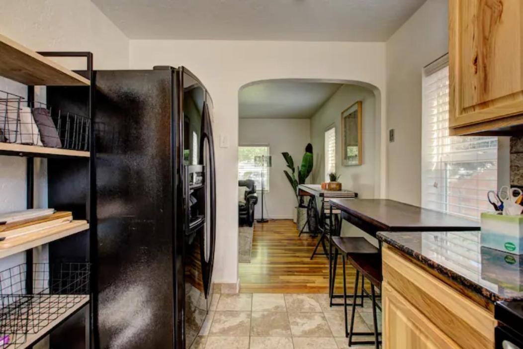 Home Sweet Idahome, Feels Like Home With All The Decor You Wish You Could Afford King Bed In Master, Fully Fenced Dog Friendly Yard, A Few Blocks From Bsu And Downtown Boise, Your Perfect Stay! Exterior photo