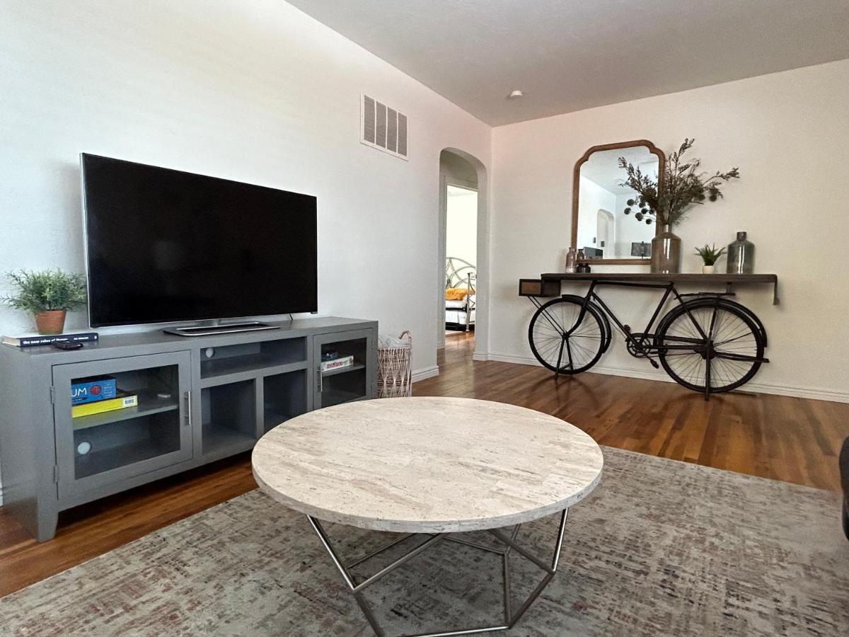 Home Sweet Idahome, Feels Like Home With All The Decor You Wish You Could Afford King Bed In Master, Fully Fenced Dog Friendly Yard, A Few Blocks From Bsu And Downtown Boise, Your Perfect Stay! Exterior photo