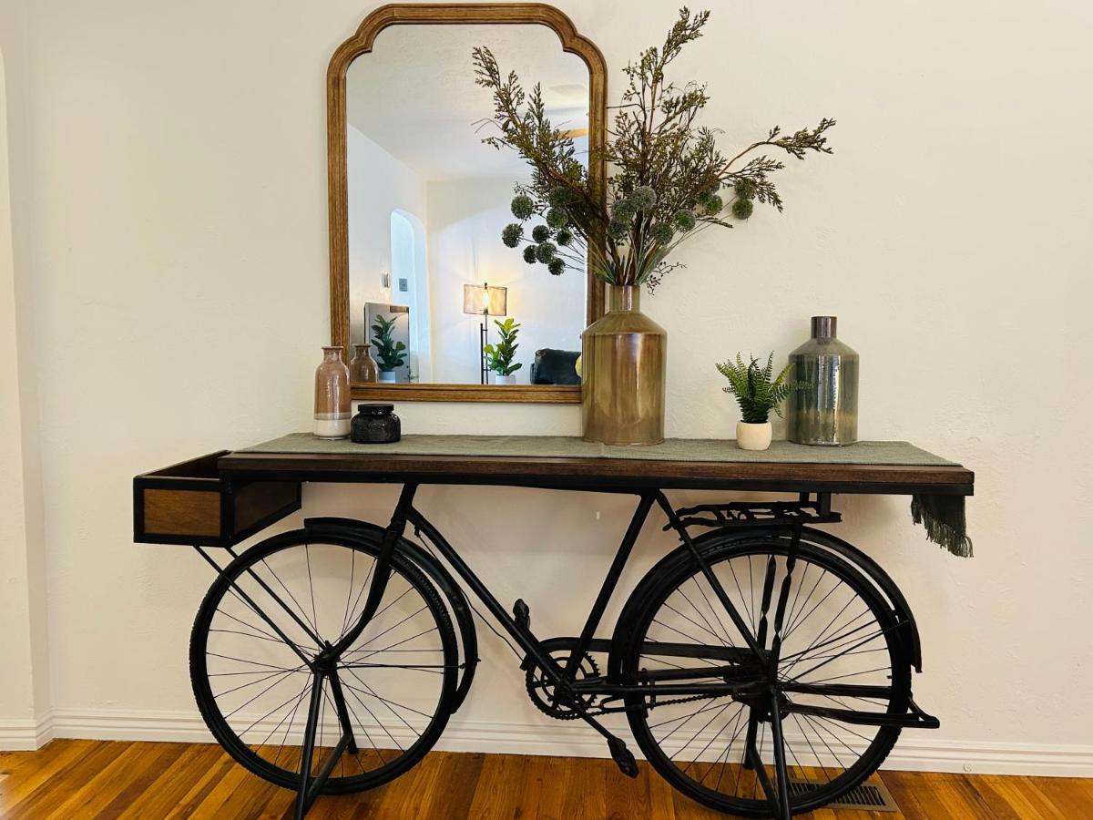 Home Sweet Idahome, Feels Like Home With All The Decor You Wish You Could Afford King Bed In Master, Fully Fenced Dog Friendly Yard, A Few Blocks From Bsu And Downtown Boise, Your Perfect Stay! Exterior photo