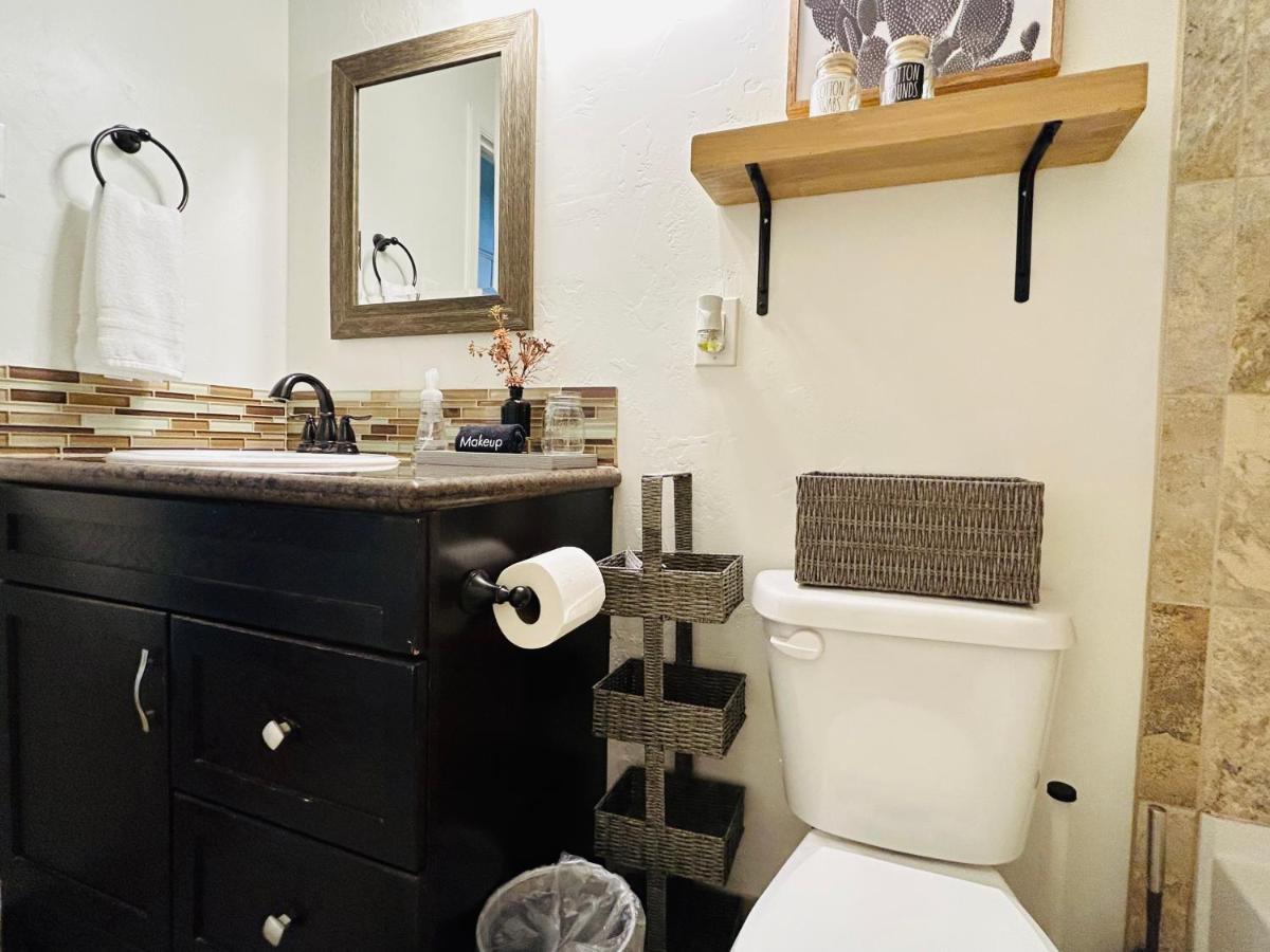 Home Sweet Idahome, Feels Like Home With All The Decor You Wish You Could Afford King Bed In Master, Fully Fenced Dog Friendly Yard, A Few Blocks From Bsu And Downtown Boise, Your Perfect Stay! Exterior photo