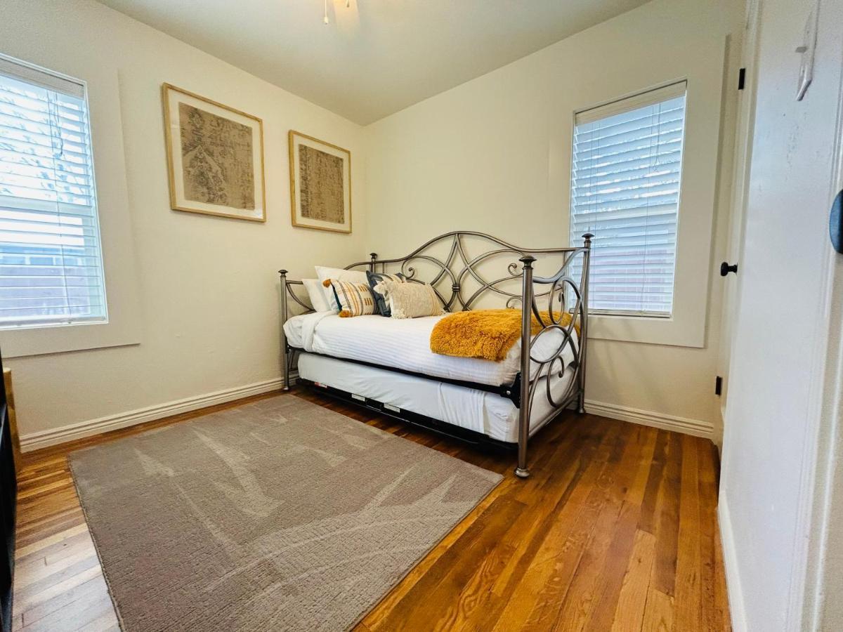 Home Sweet Idahome, Feels Like Home With All The Decor You Wish You Could Afford King Bed In Master, Fully Fenced Dog Friendly Yard, A Few Blocks From Bsu And Downtown Boise, Your Perfect Stay! Exterior photo