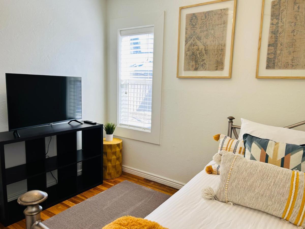 Home Sweet Idahome, Feels Like Home With All The Decor You Wish You Could Afford King Bed In Master, Fully Fenced Dog Friendly Yard, A Few Blocks From Bsu And Downtown Boise, Your Perfect Stay! Exterior photo